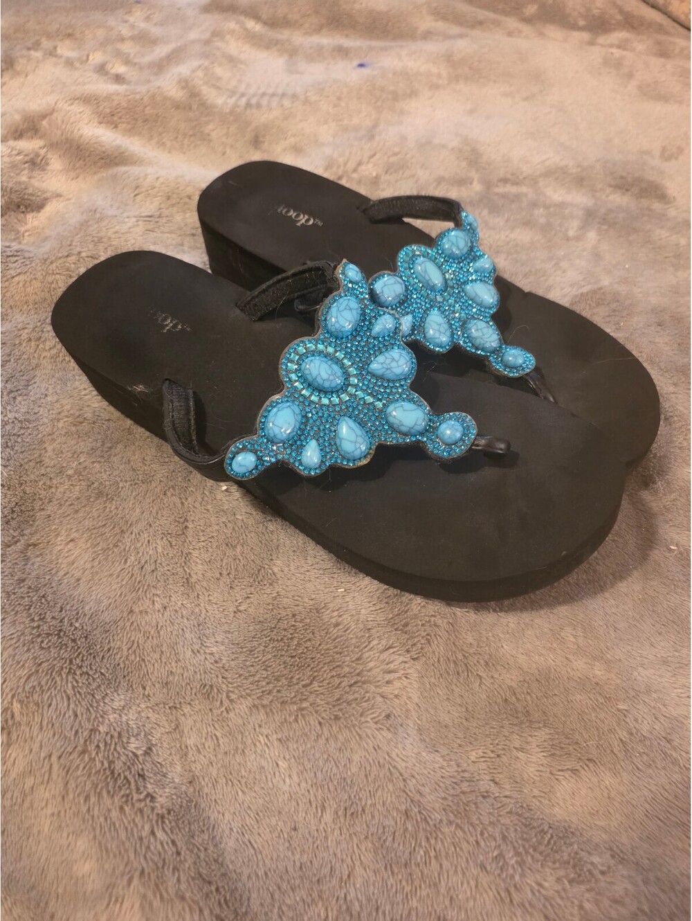 Apt. 9 Women's Black Wedge Sandals with Blue Beaded Detail Size 8